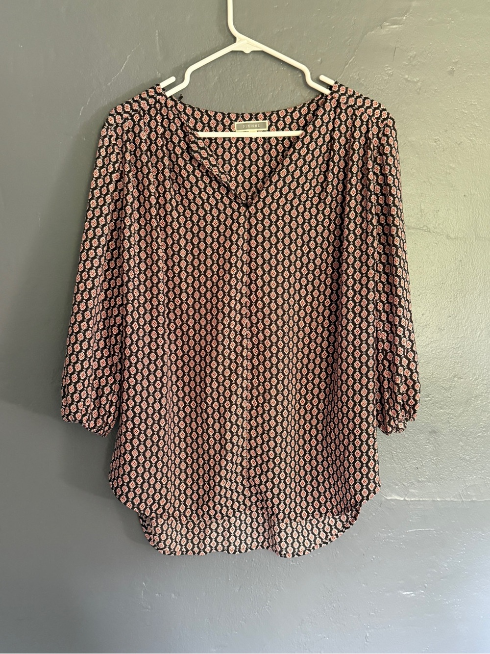 Patterned V-Neck Pullover Blouse